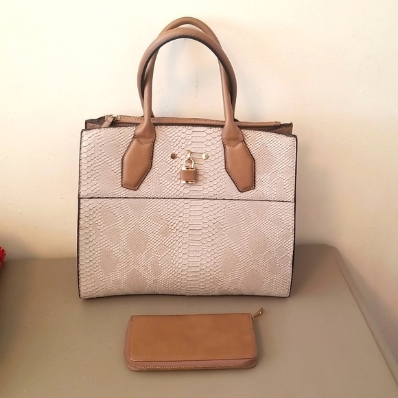 Large Tote Hand Bag - Picture 1 of 12